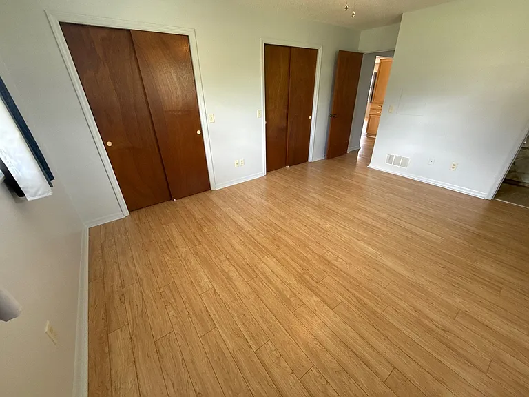 8215 W Cecil Ln — Photo 15