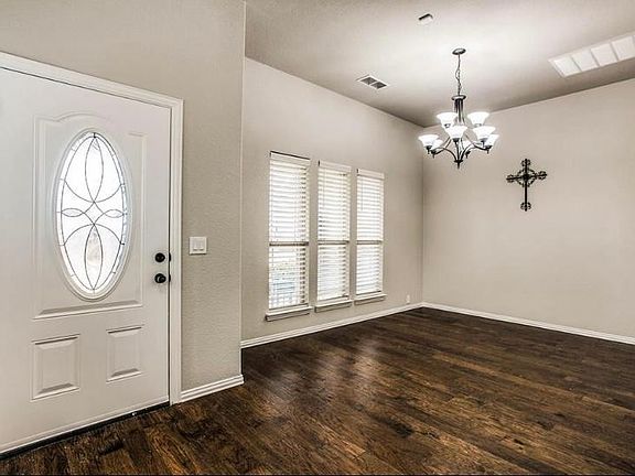 3rd image of 602 Park Glen Ln
