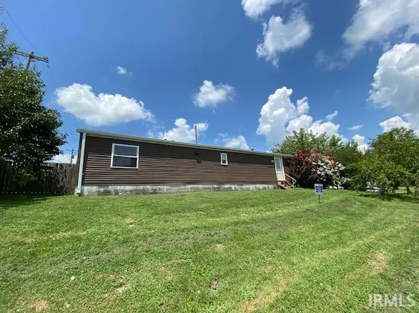715 S 10th St, Petersburg, IN 47567