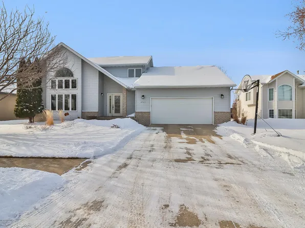 2721 32nd St S, Fargo, ND 58103