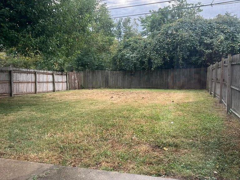 3437 Malabu Cir #B — Photo 33