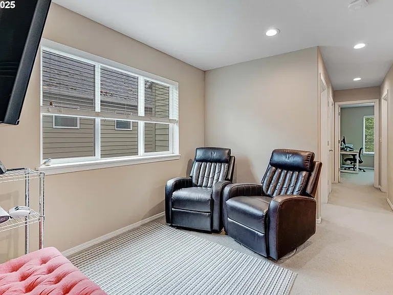 1138 SE Bianca St — Photo 19