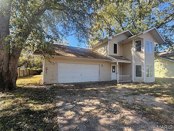 2nd image of 1202 Winchester Dr