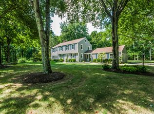 330 Hemlock Rd, Fairfield, CT 06824