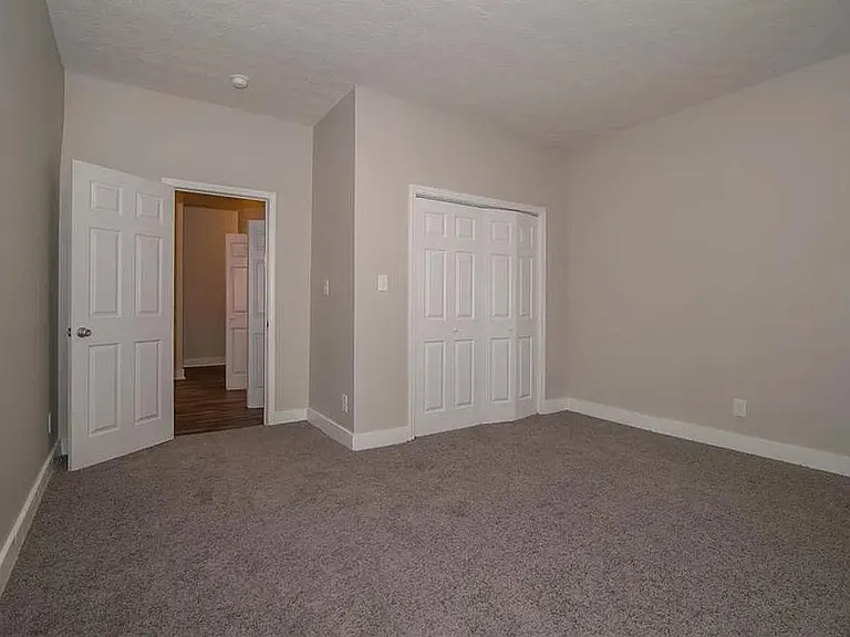 BR #2 (2nd floor)