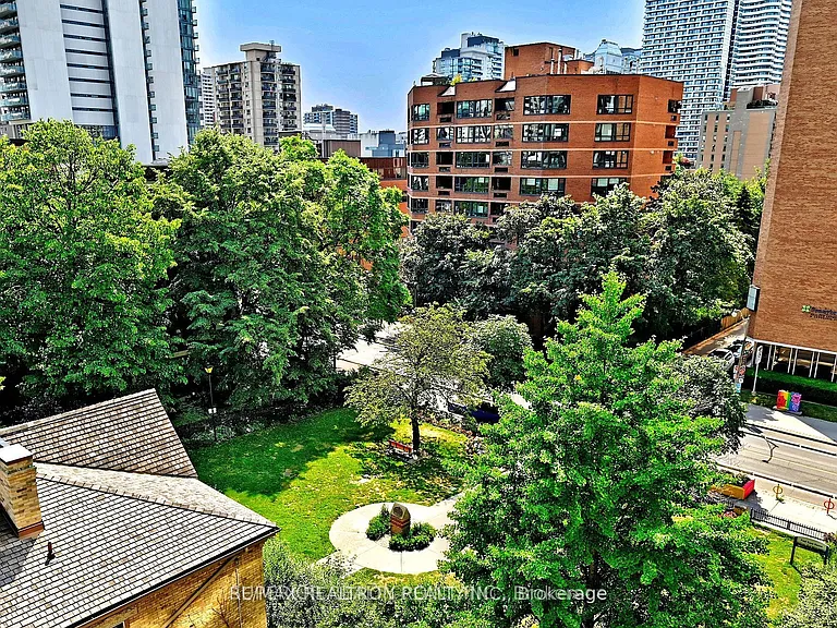 50 Wellesley St E #704 — Photo 15