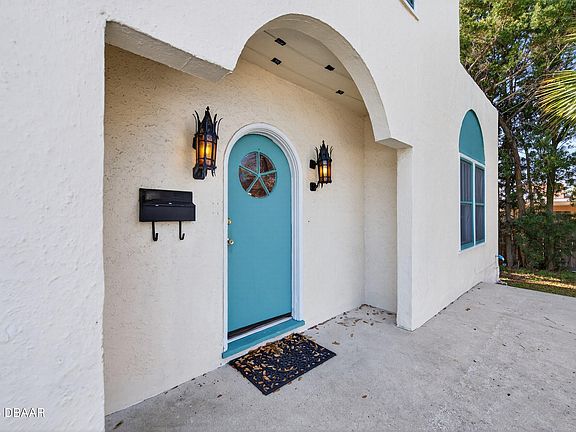 2nd image of 1616 Crescent Ridge Rd