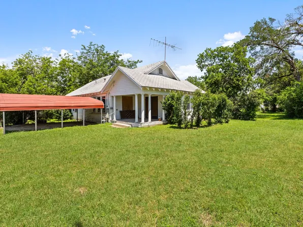 801 N Harrison St, West, TX 76691