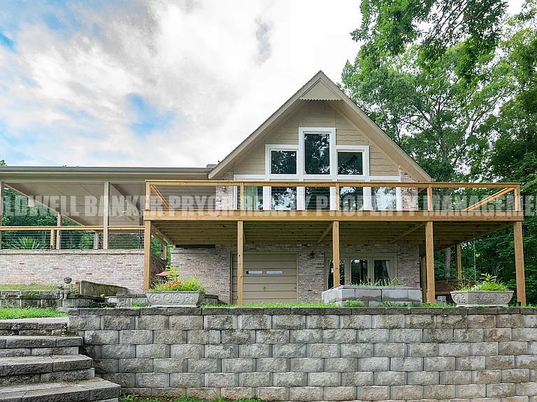 165 Lakeshore Ct — Photo 48