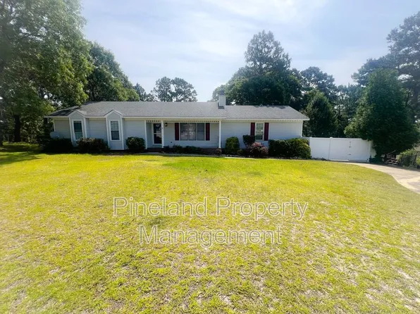 150 Hickman Ct, Raeford, NC 28376