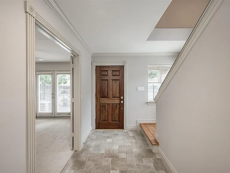 315 Sandman St — Photo 45