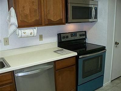3rd image of 822 Wendy Dr