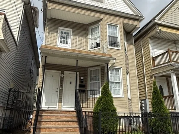 313 Washington Ave, Elizabeth City, NJ 07202