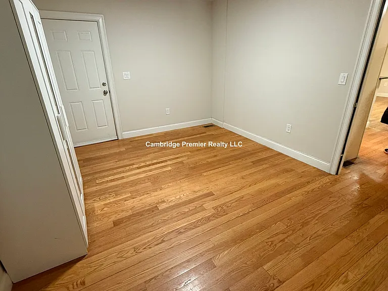 461 Somerville Ave — Photo 5