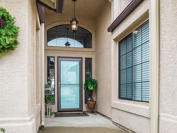 3rd image of 2723 Blue Bell Dr