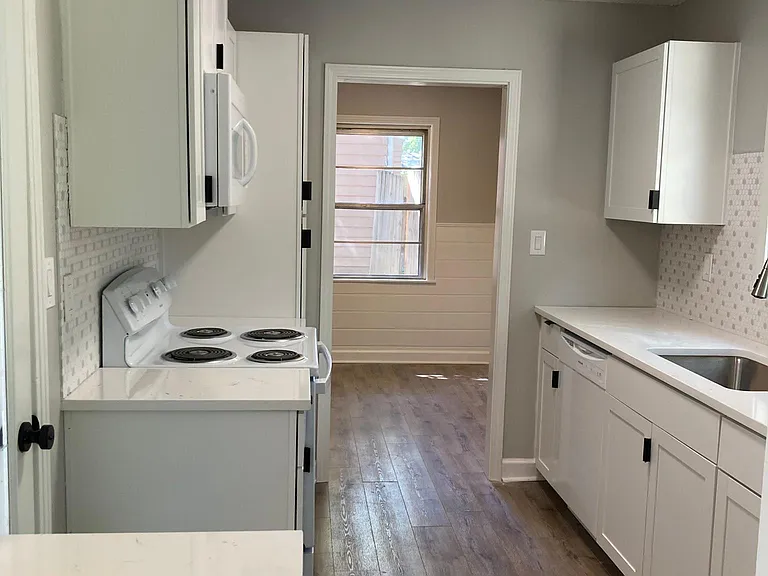7620 High Dr — Photo 12