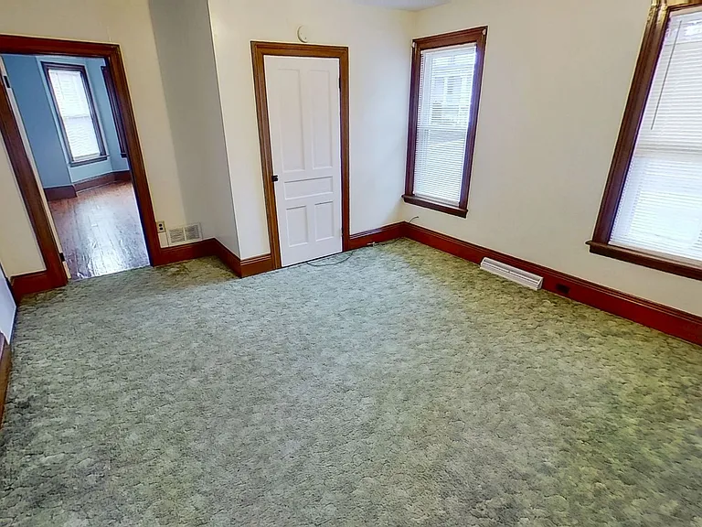 127 Hanover St #2 — Photo 3