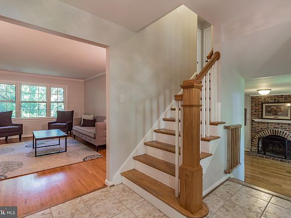 4th image of 9847 Marcliff Ct