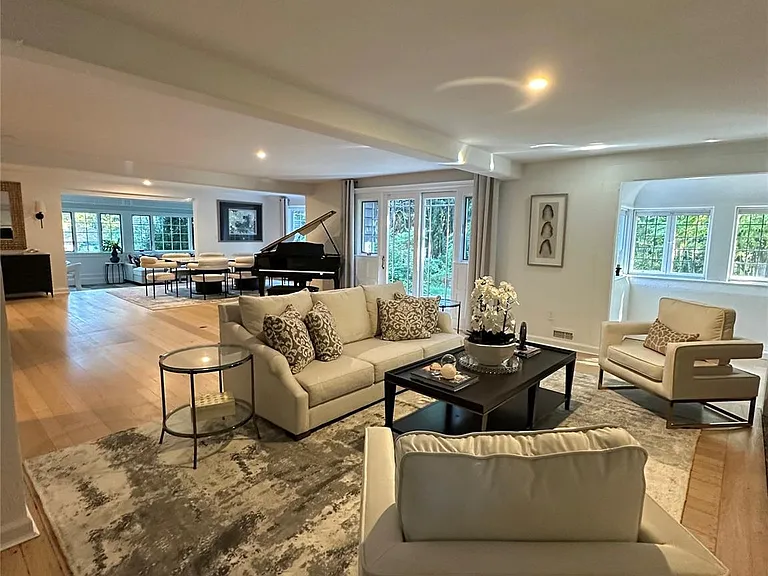 9 Beacon Hill Rd — Photo 4