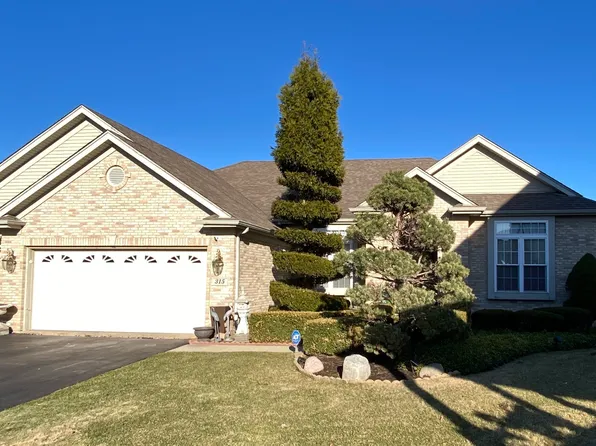 315 Prairie Ridge Dr, Winthrop Harbor, IL 60096