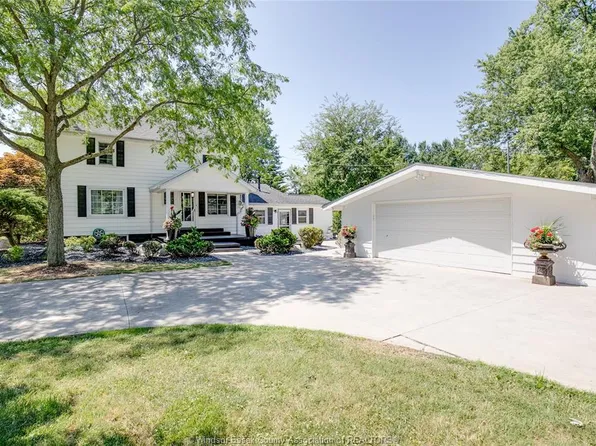 6239 Holden Rd, Tecumseh, ON N0R 1L0