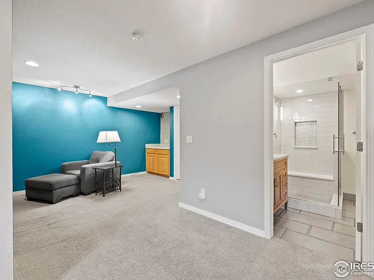 2715 Rigden Pkwy #8 — Photo 3