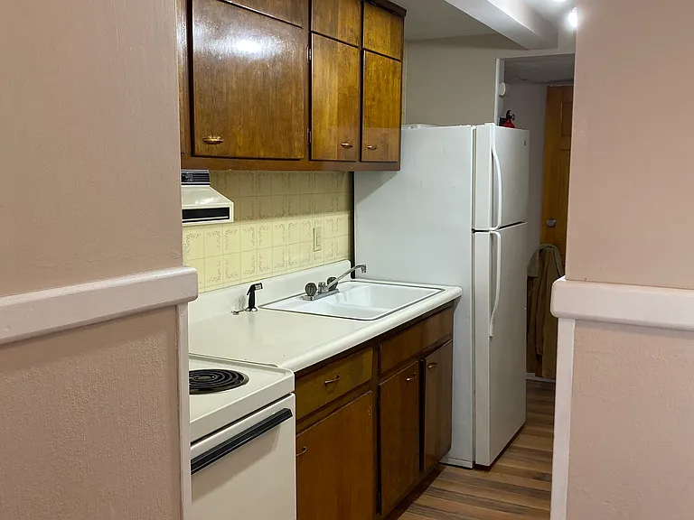 24 N Greenbush St #2A — Photo 2