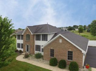 6635 Kennsington Dr, South Beloit, IL 61080