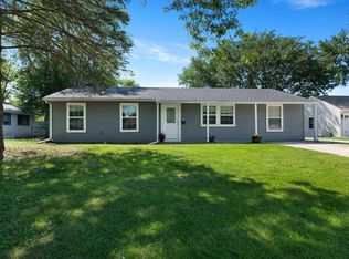 72 Springdale Rd, Montgomery, IL 60538