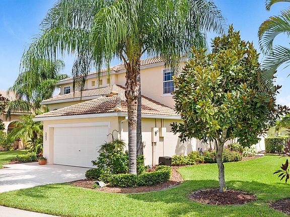3rd image of 781 Glen Abbey Way