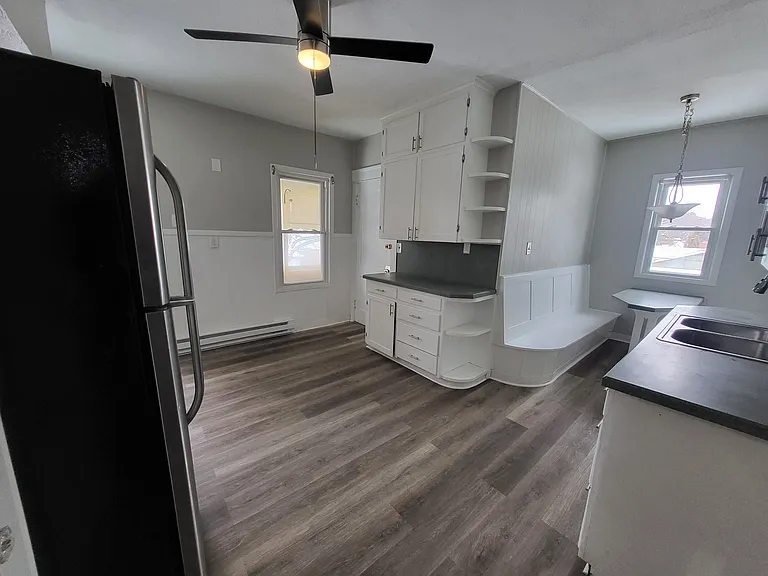 443 Beech St #2 — Photo 3
