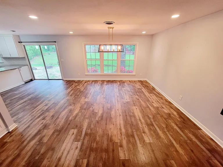 2404 Blanche Dr — Photo 4