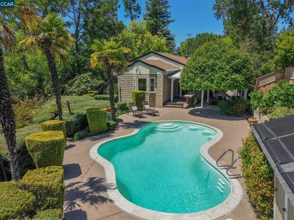 861 Holly Hill Dr, Walnut Creek, CA 94596