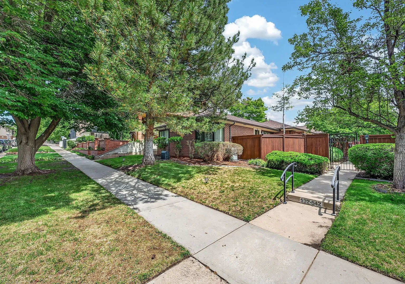 Beautiful Cherry Creek Condo — Photo 4
