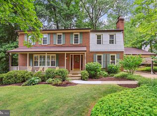 523 Woodland Ct NW, Vienna, VA 22180