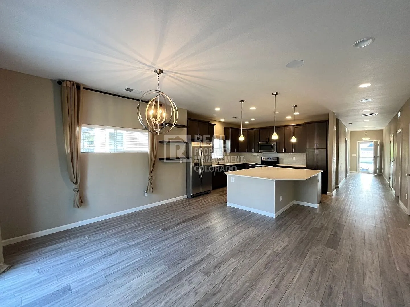 3 bed, 2.0 bath, 1642 sqft, $2,995 — Photo 4