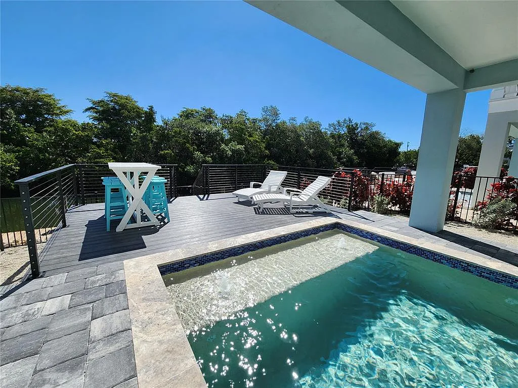 3 bed, 2.5 bath, 1678 sqft, $8,000 — Photo 3