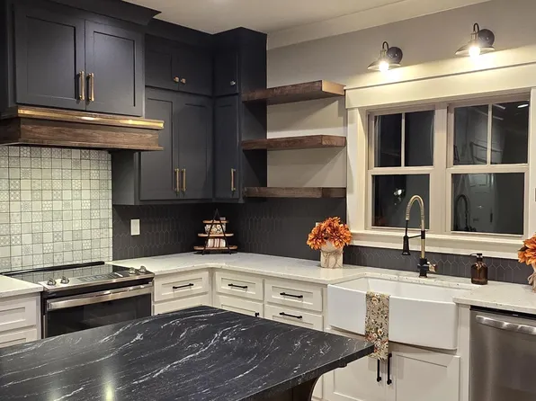 113 Narrow Ln, New Market, AL 35761