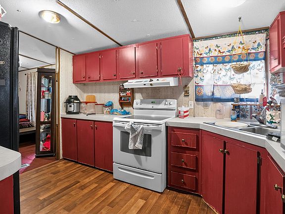 5th image of 3897 Evelyns Ln