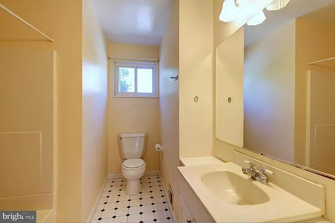 3903 Underwood St — Photo 17