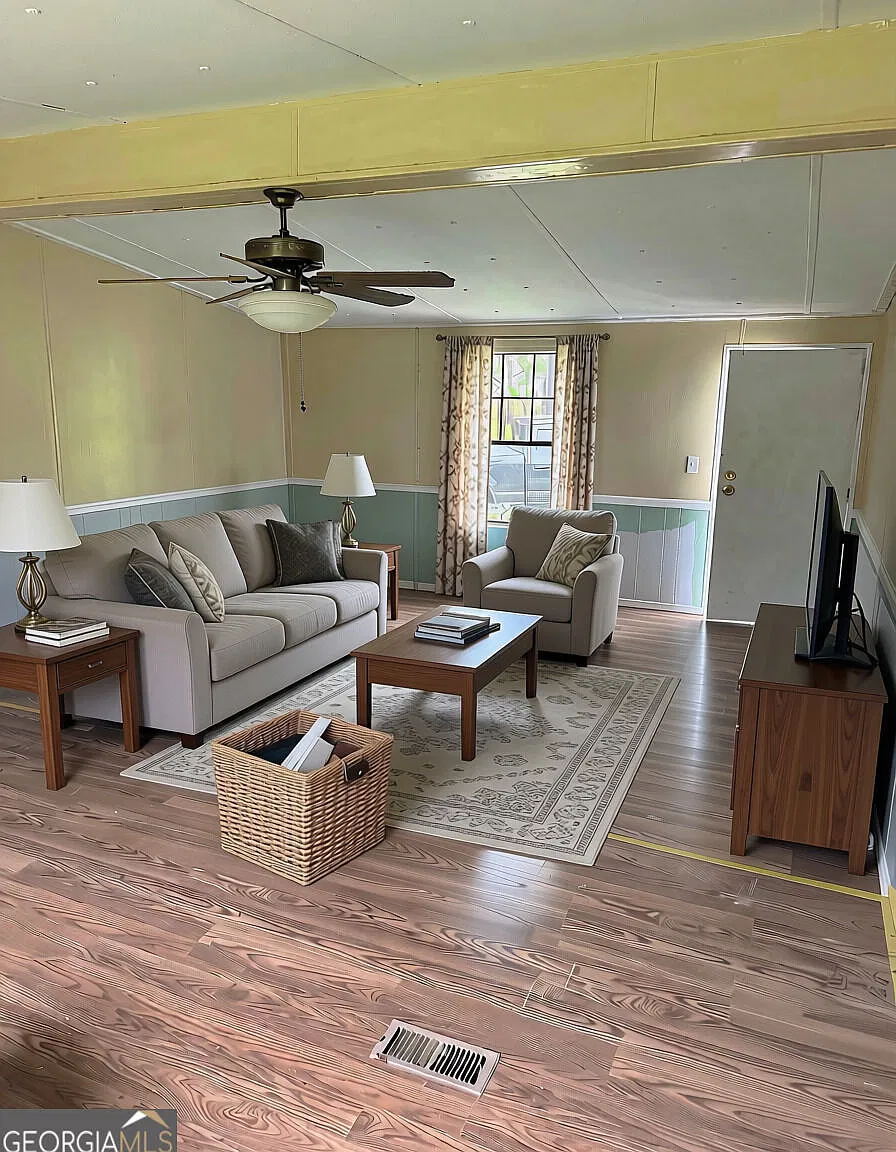 3 bed, 2.0 bath, 1500 sqft, $1,100 — Photo 2
