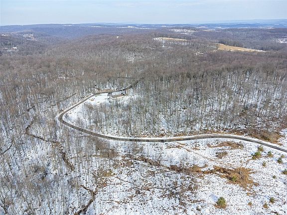 4th image of 660 Clinton Rd