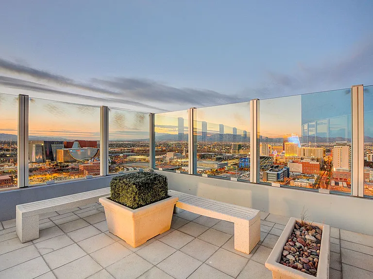 200 Hoover Ave #1502 — Photo 40