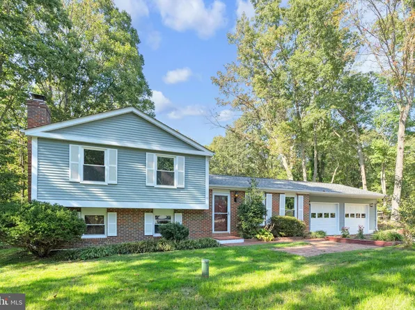 8194 Snowfall Dr, Manassas, VA 20112