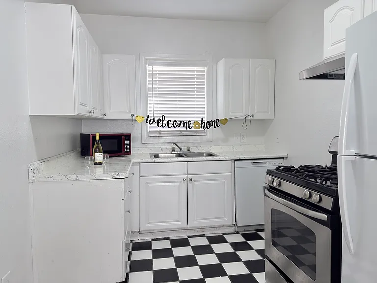 5029 Live Oak St #3 — Photo 5