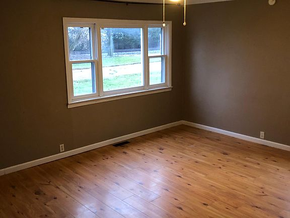 4th image of 525 W Staat St