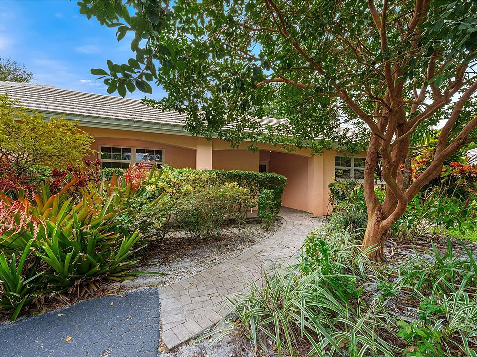 1st image of 900 Cypress Terrace #V 61
