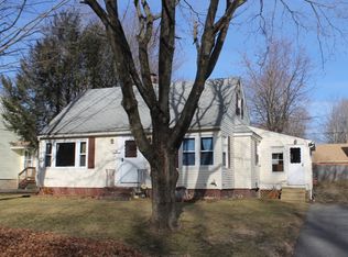 22 Benjamin Rd, Worcester, MA 01602