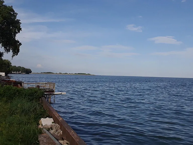 7548 Lakeshore Dr — Photo 13