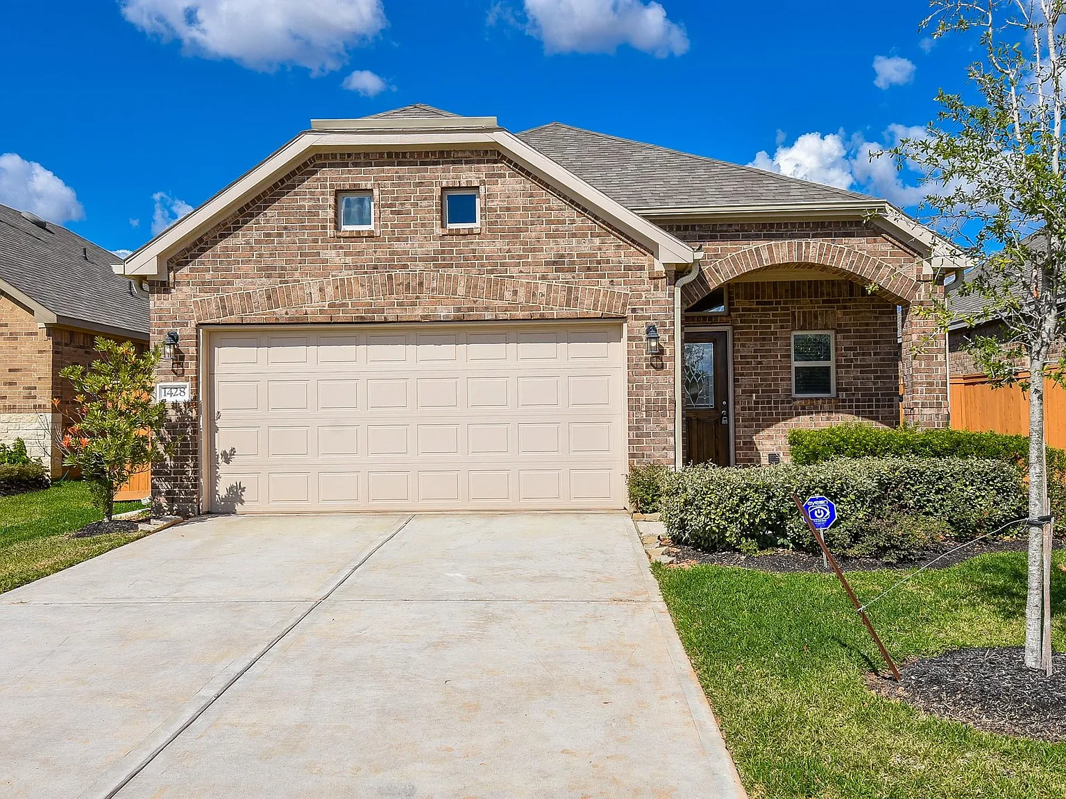 3 bed, 3.0 bath, 1765 sqft, $2,350 — Photo 1